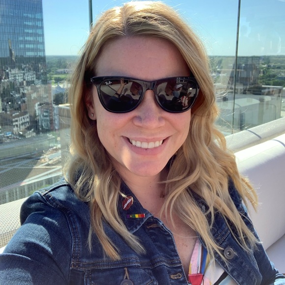 Meet your Posher, Robin - Picture 1 of 1